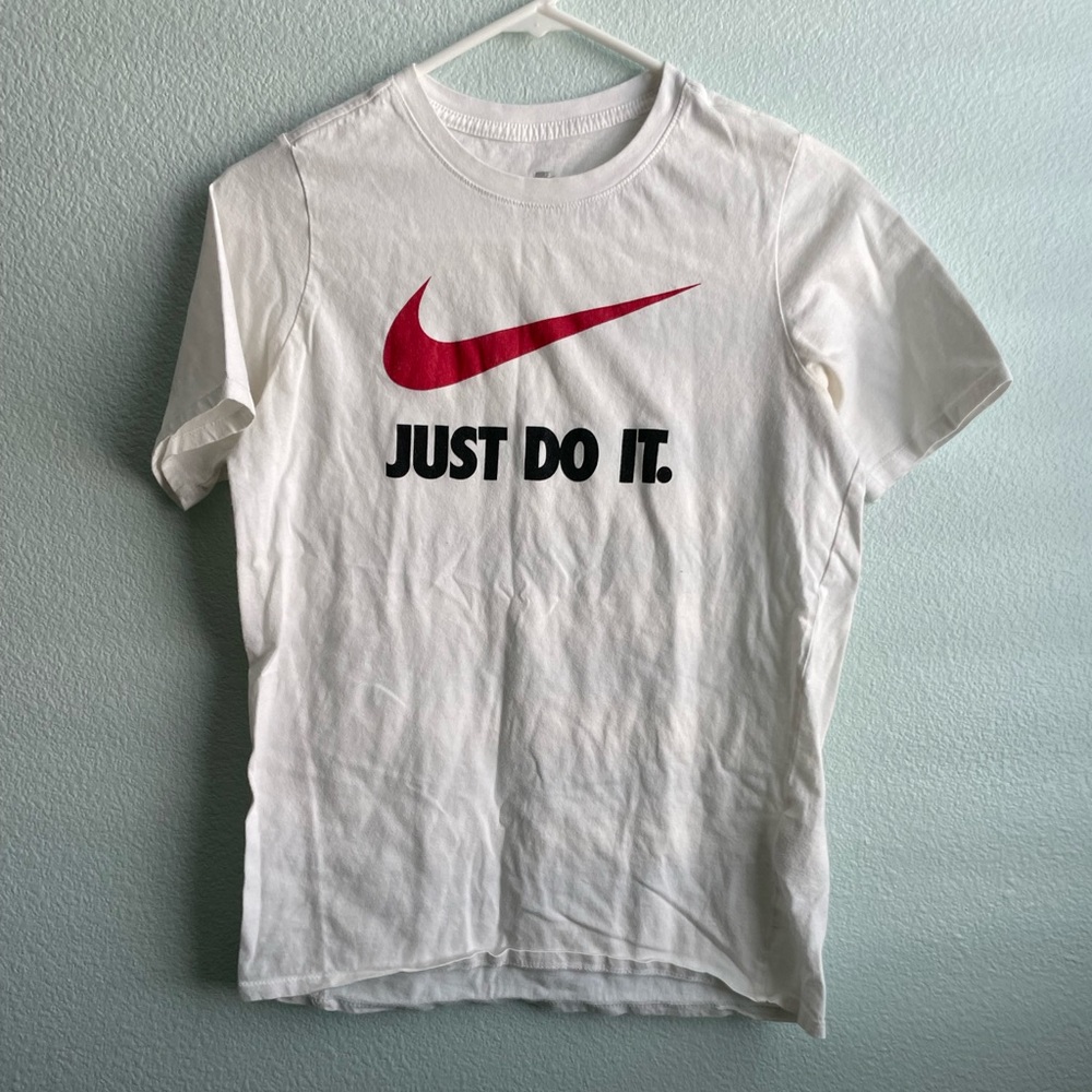 boys nike shirt!